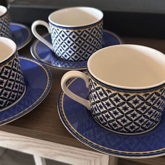 Casual Victoria Beale Williamsburg Set of 4 teacup and saucer Blue fine porcelai - Picture 3 of 5